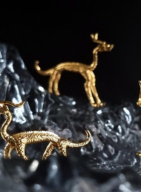 唐赤金走龙桌面冰山装饰摆件