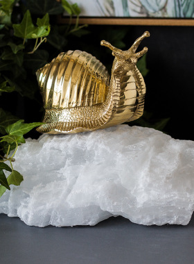 金属铜蜗牛摆件书房桌柜水晶矿石样板间轻奢摆件办公室酒柜装饰品