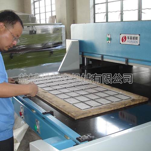 供应珍珠棉海绵自动滑台冲床吸塑下料机皮革精密四柱裁断机 - 图0