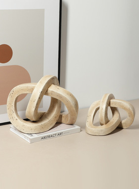 现代侘寂几何艺术环环相扣家居摆件民宿装饰柜桌面创意树脂工艺品