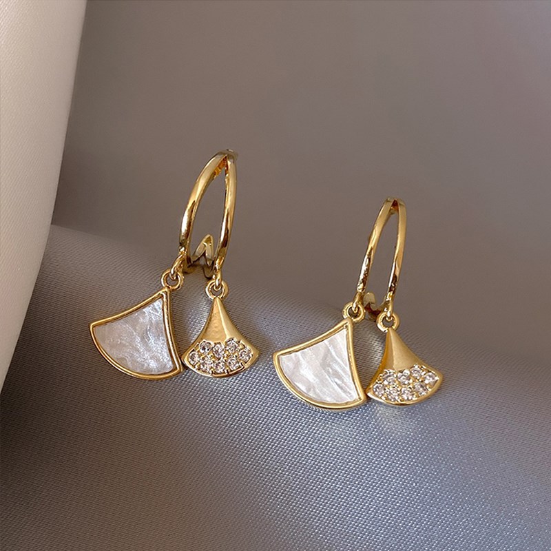 Loga.Py 银杏叶耳环女2025年新款潮网红气质时尚秋冬款精致耳饰品 - 图1