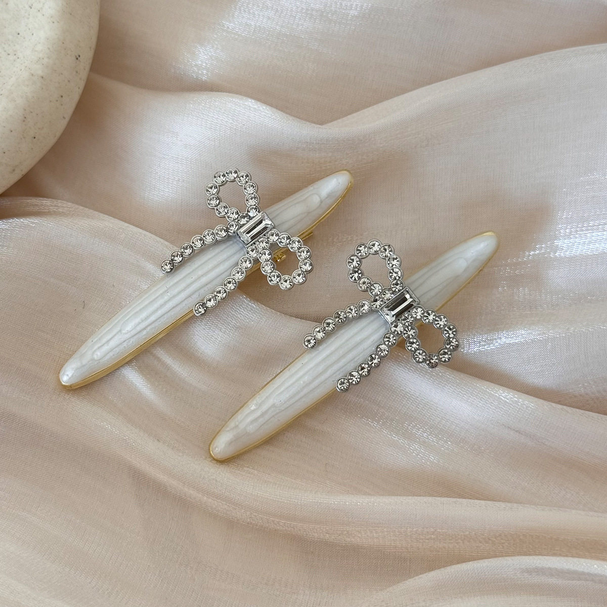 新款法式轻奢闪钻蝴蝶结珠发夹百搭气质刘海侧边夹碎发夹头饰女,淘宝优惠券,粉丝福利购,淘宝优惠卷