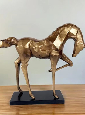 现代攀爬人物雕塑摆件样板房售楼处客厅软装饰品创意桌面摆设