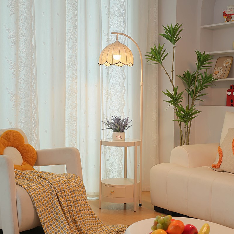 French cream style floor lamp living room sofa next to high-end atmosphere shelf bedroom bedside Z counter lamp one