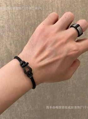 黑武士大号马蹄扣镶嵌钻石磨砂男费雷德手链手绳轻奢百搭情侣V金