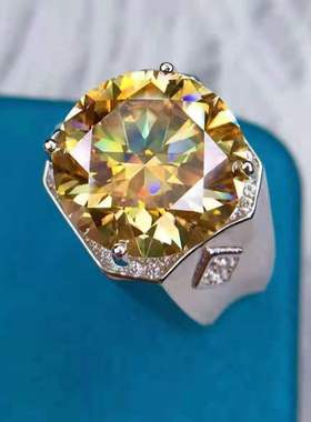 霸气男款金黄戒指黄尊贵黄z莫桑八心八箭切工主石10克拉