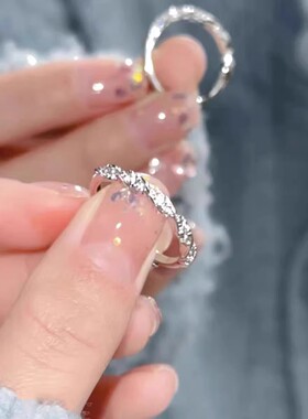 925银缠绕爱河碎钻开口戒指女