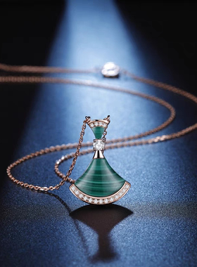 明星同款项链女18K玫瑰金天然白贝母红玉髓扇形小裙子锁骨链