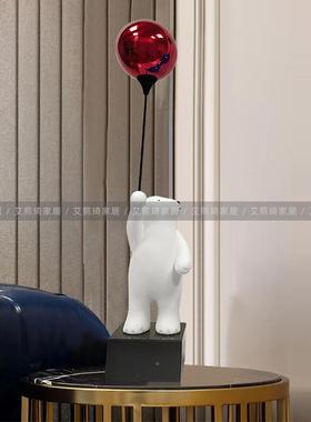 轻现球代简约5619气熊人物摆件创意样板房奢雕塑客厅电视柜装软饰