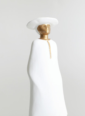 北欧风格白色简约带帽人物电视柜摆件家居样板房售楼处工艺品