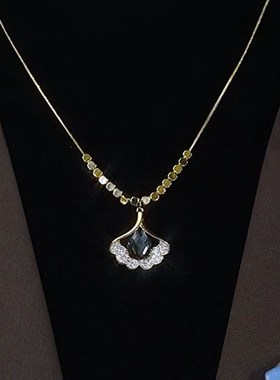 秋冬新款时尚洋气银杏叶项链2022年新款潮高级感轻奢网红毛衣链女