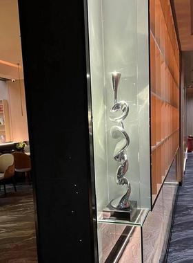 样板间件入户玄装关饰摆客厅电奢视柜旁边现代轻酒店艺术LMV抽象