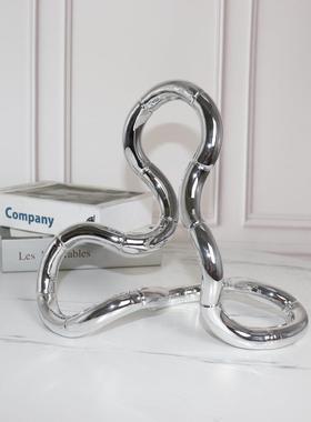 居绕现代轻奢电1视摆件柜家客厅创意银色缠环形摆设样板间软装饰