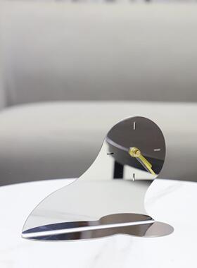 北欧关创意不钢湖泊镜面钟表台钟锈装饰房摆1945件玄书电视柜家居