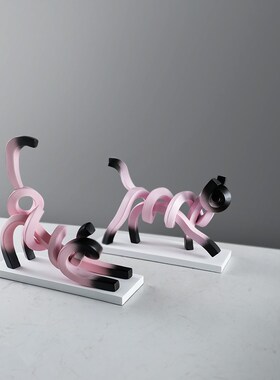 现代伸展猫儿童房扭曲线条动物卧室售楼处样板间趣味猫咪摆件黑米