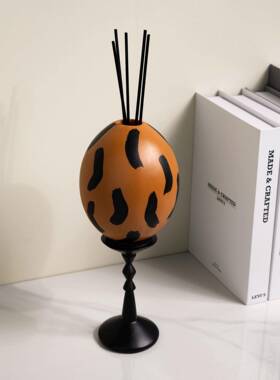 代约黄色树脂蛋壳香薰现何摆件样板房简售楼处客厅STC书房创几意