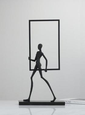 代简约合金处托房框人摆件样板间售楼书现客厅米兰器SFT装饰品