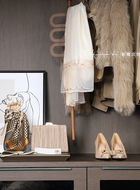 样板房衣帽间衣柜女士衣服衬衫外套装梳妆台托盘饰品全屋定制摆件