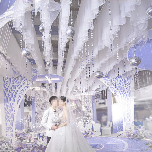 婚庆吊顶纱幔婚礼堂舞台吊顶布置网纱T台云顶纱瑞士纱吊顶装饰 - 图0