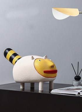 现代简约创意抽象彩绘动物雕塑摆件样板间艺术设计客厅书柜装饰品