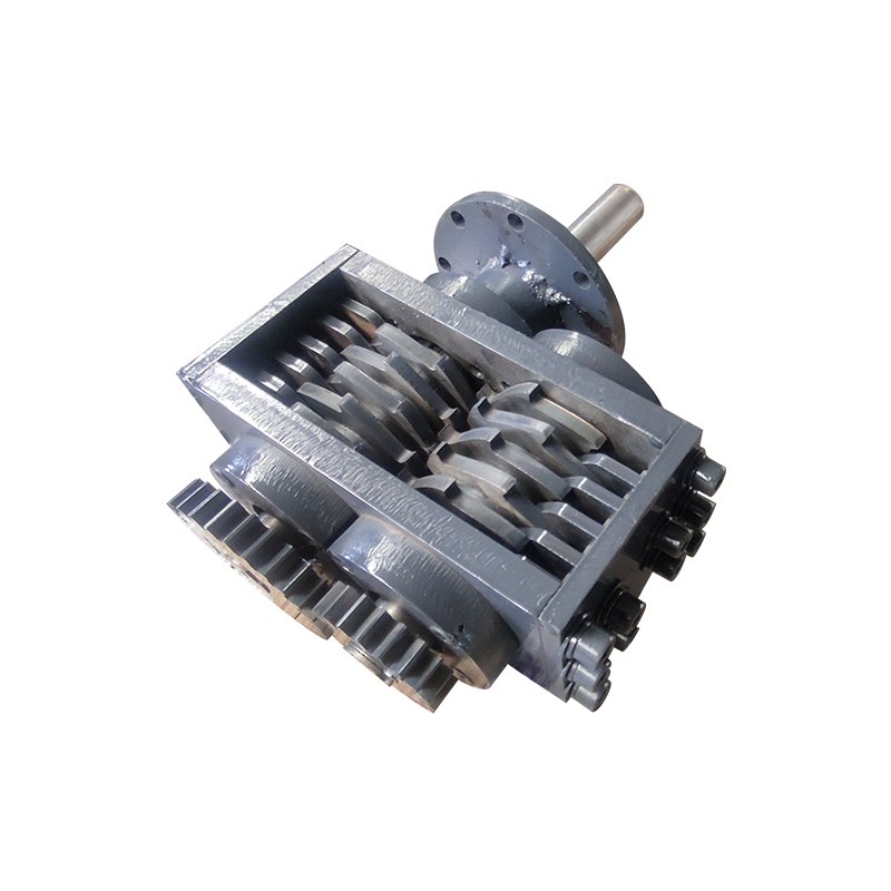 Small shredder single and double shaft crusher wood industry scrap iron plastic metal film garbage crushing chassis
