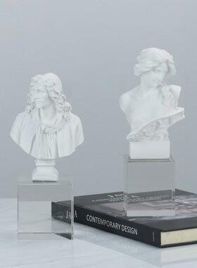 现代间简约雕塑CNY人物脂摆件装客厅书房书柜样板米兰时尚树轻饰