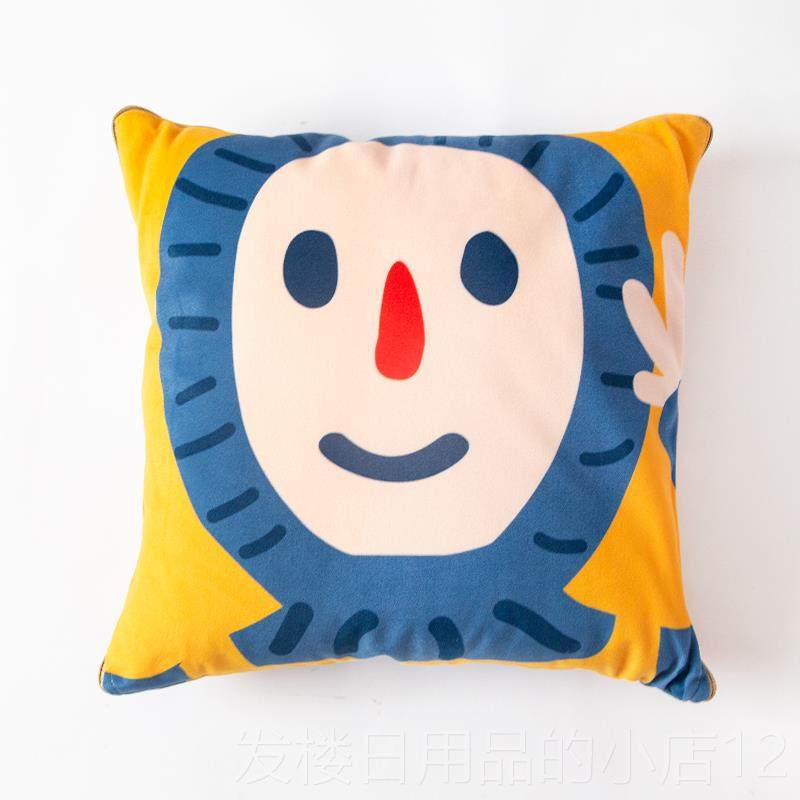 正品卡通侣抱枕枕被两用保绒暖抱情毯珊瑚法兰绒办公室午睡毯汽车 - 图2