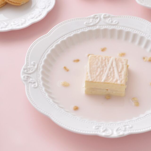 Pure white European-style embossed Western steak plate dining utensils household ceramic soup plate 8-inch deep dish dim sum dish