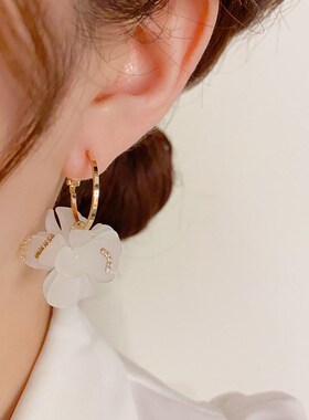 韩式时尚超仙气质甜美亚克力花瓣耳扣个性小众设计高级感百搭耳环