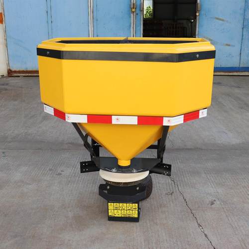 3方车载式雪融撒机盐北京路面除雪融雪撒布700机电动融雪布剂撒机 - 图1