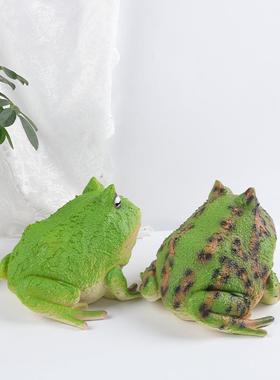 创意仿真树脂青蛙摆件户外庭院艺术装饰居家桌面大号角蛙模型