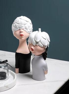 北欧可爱样板房红酒柜少女心人物摆件客厅电视柜家居软装饰品摆设