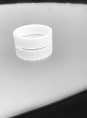 简约黑白陶瓷戒指情侣尾戒男女气质个性手指指环素圈礼物光面