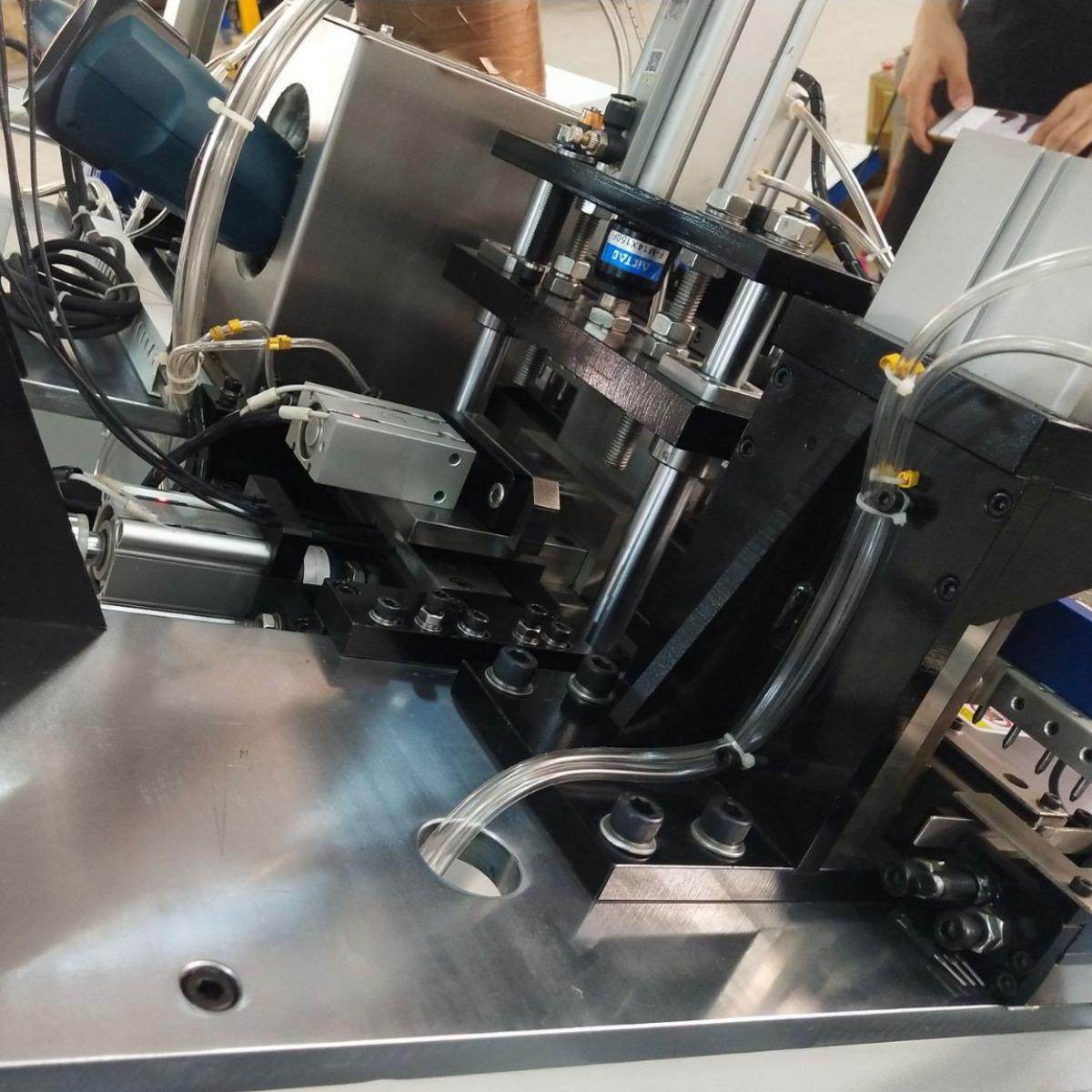 IGBT自动热缩管切管机PVC绝缘套管电脑切管机黄腊管玻纤管裁切机,淘宝优惠券,粉丝福利购,淘宝优惠卷