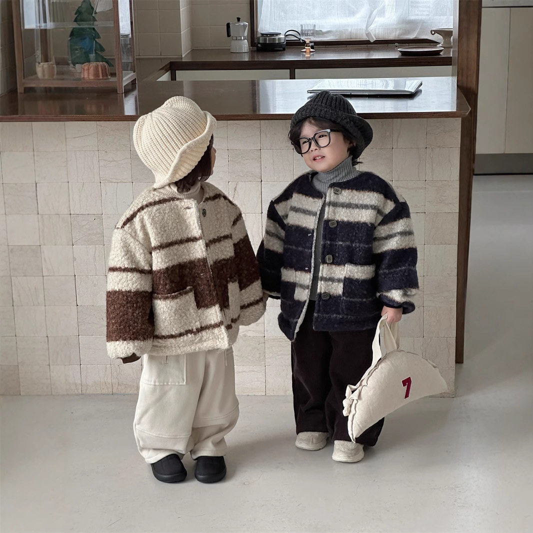 2025新款蒙田童装复古学院风外套A类羊羔圈圈绒冬款加厚保暖,淘宝优惠券,粉丝福利购,淘宝优惠卷