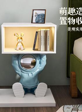 创意宇航员床头柜落地灯客厅卧室一体收纳置物架儿童房装饰品摆件
