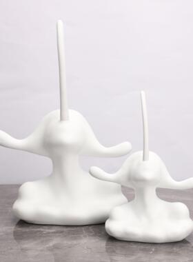 现代简约长鼻子人物树脂创意摆件样板房酒柜玄关客厅装饰品摆设