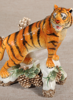 方亚福星高照老虎陶瓷家居饰品乔迁礼品电视柜玄关茶几摆件