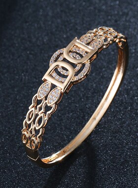 2023 Elegant Double D Lettering Round Cut Flower Lady High-E