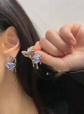 New Punk Style Liquid Butterfly Stud Earring For Woman 2023