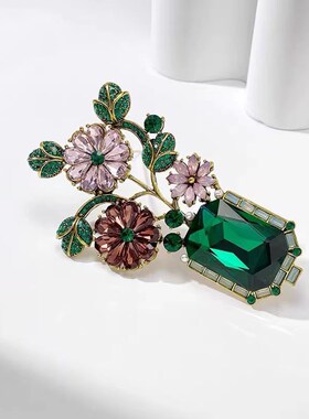French Retro High-grade Green Crystal Vase Brooch Personaliz
