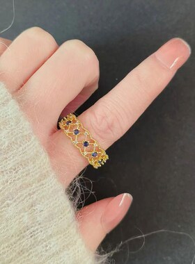 Retro Palace Hollow Lace Ring Blue Zircon Stylish and Person