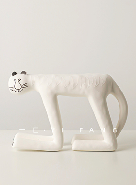 一匚 创意样板间抽象大脚虎陶瓷摆件 售楼部客厅民宿书房装饰品