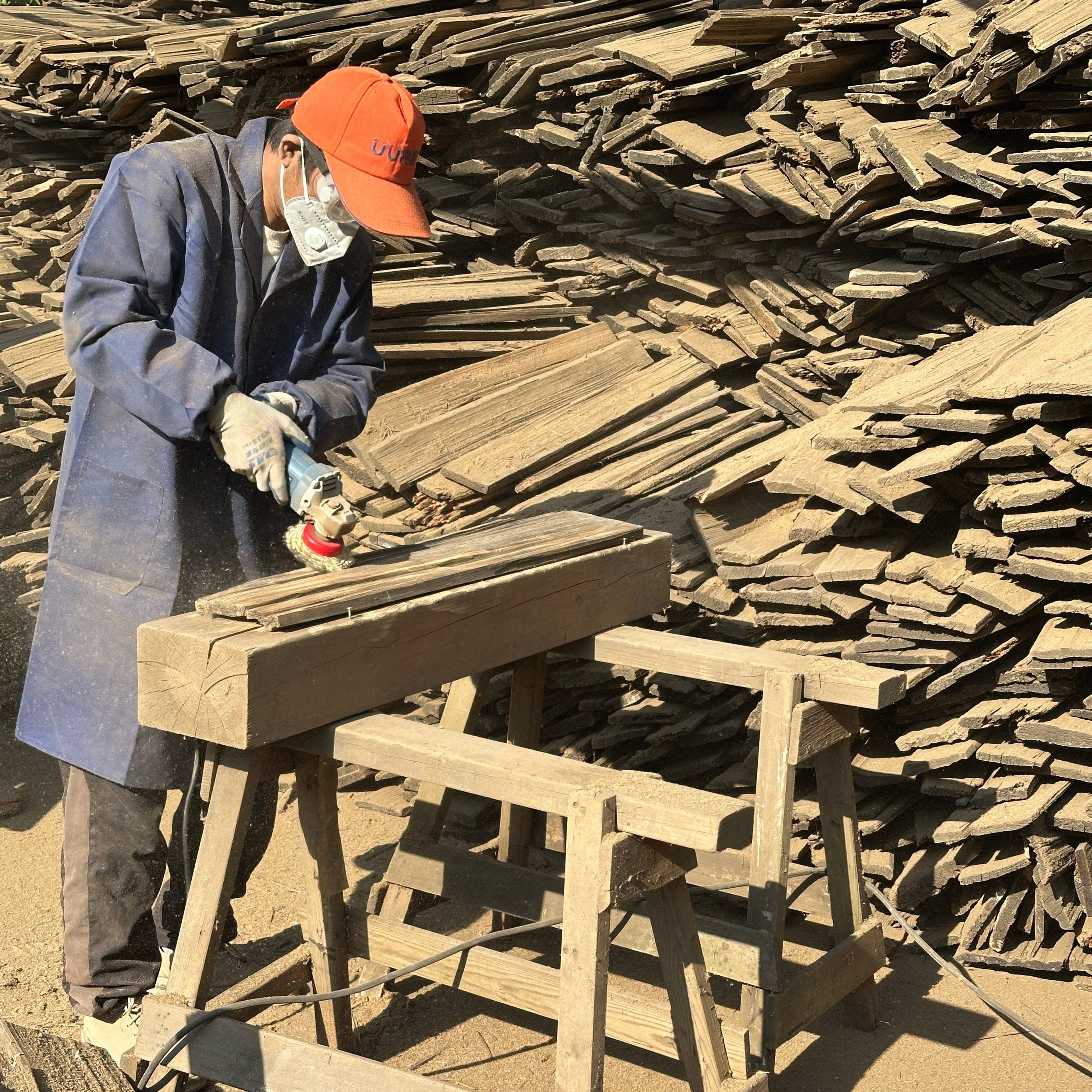 风化木瓦片门面招牌门头木瓦板屋檐风化实木瓦片老复古背景墙装饰,淘宝优惠券,粉丝福利购,淘宝优惠卷