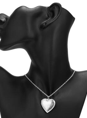 Unique Carved Design Heart-shaped Photo Frame Pendant Neckla