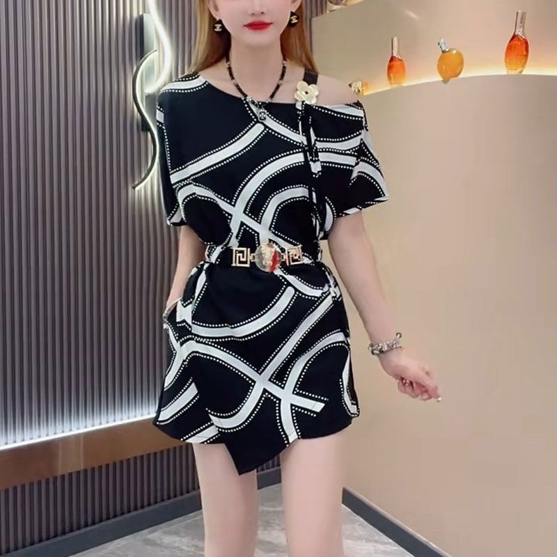 2024夏季新款小个子气质显瘦套装女设计感露肩短袖上衣短裤两件套,淘宝优惠券,粉丝福利购,淘宝优惠卷