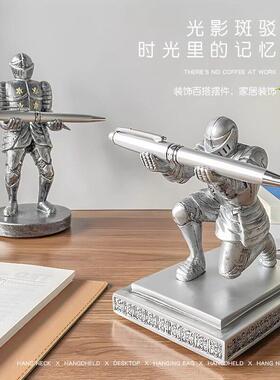 办公桌摆件装饰品办公室桌面高级感小众高档工位笔架骑士男生礼物