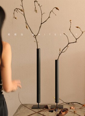 莉莉白中古风花瓶侘寂风摆件客厅玄关金属铁艺花器桌面插花装饰品