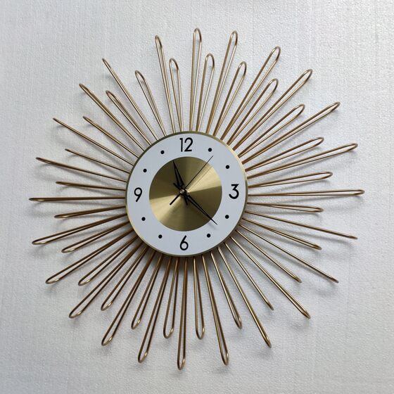 Nordic light luxury clock wall clock modern simple high-end fashion living room creative home restaurant decoration clock