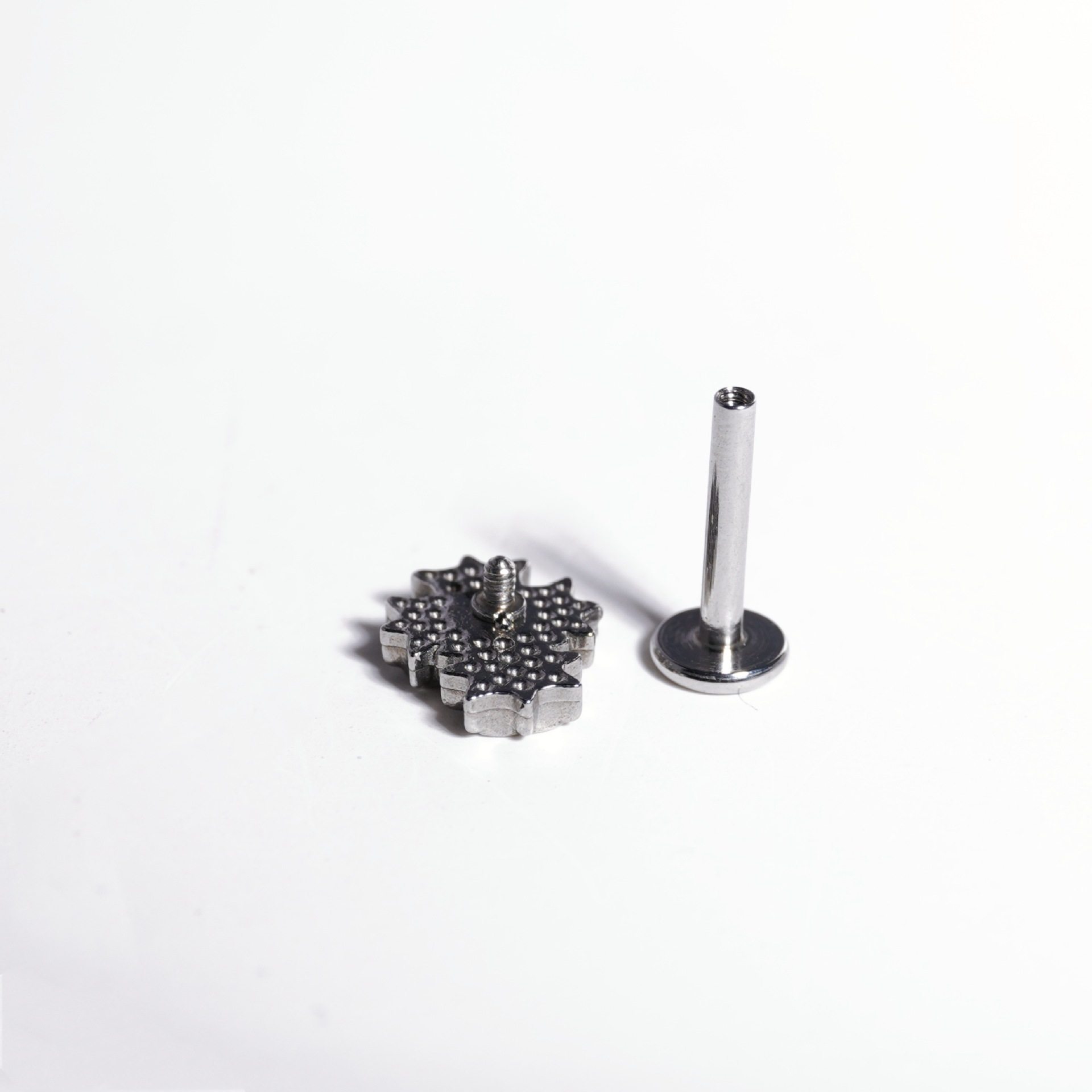 滴油红色十字架唇钉内螺纹小众个性.耳骨钉耳蜗钉穿刺,淘宝优惠券,粉丝福利购,淘宝优惠卷